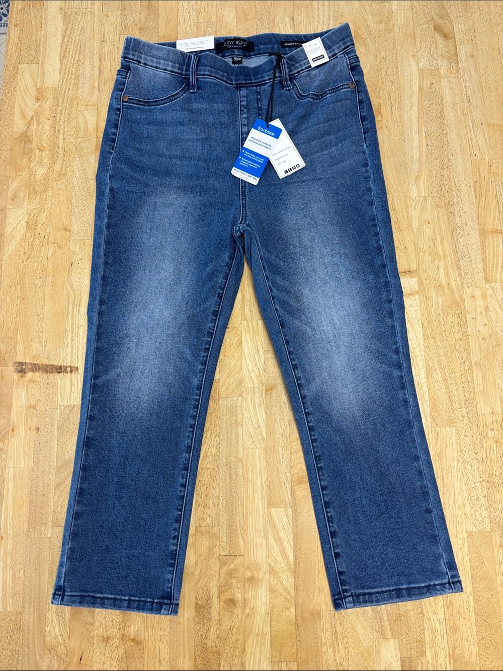 NWT Judy Blue High Waist Cool Denim Pull On Skinny Fit Capri Jeans Size 9/29